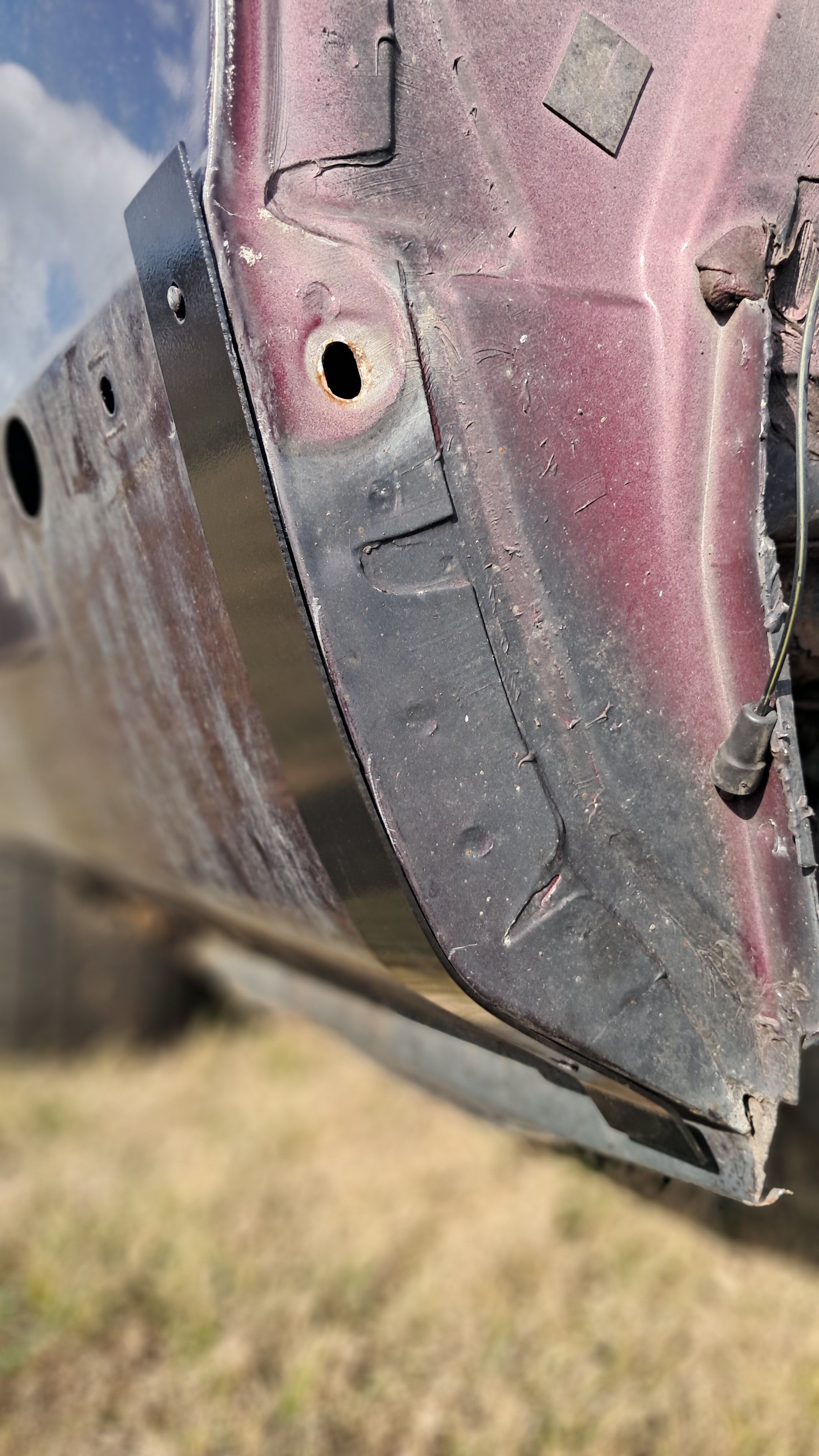 93-96 Cadillac Fleetwood Rear Quarter Panel Trim Clips ( 1 Single Metal Clip. Shipping Included)