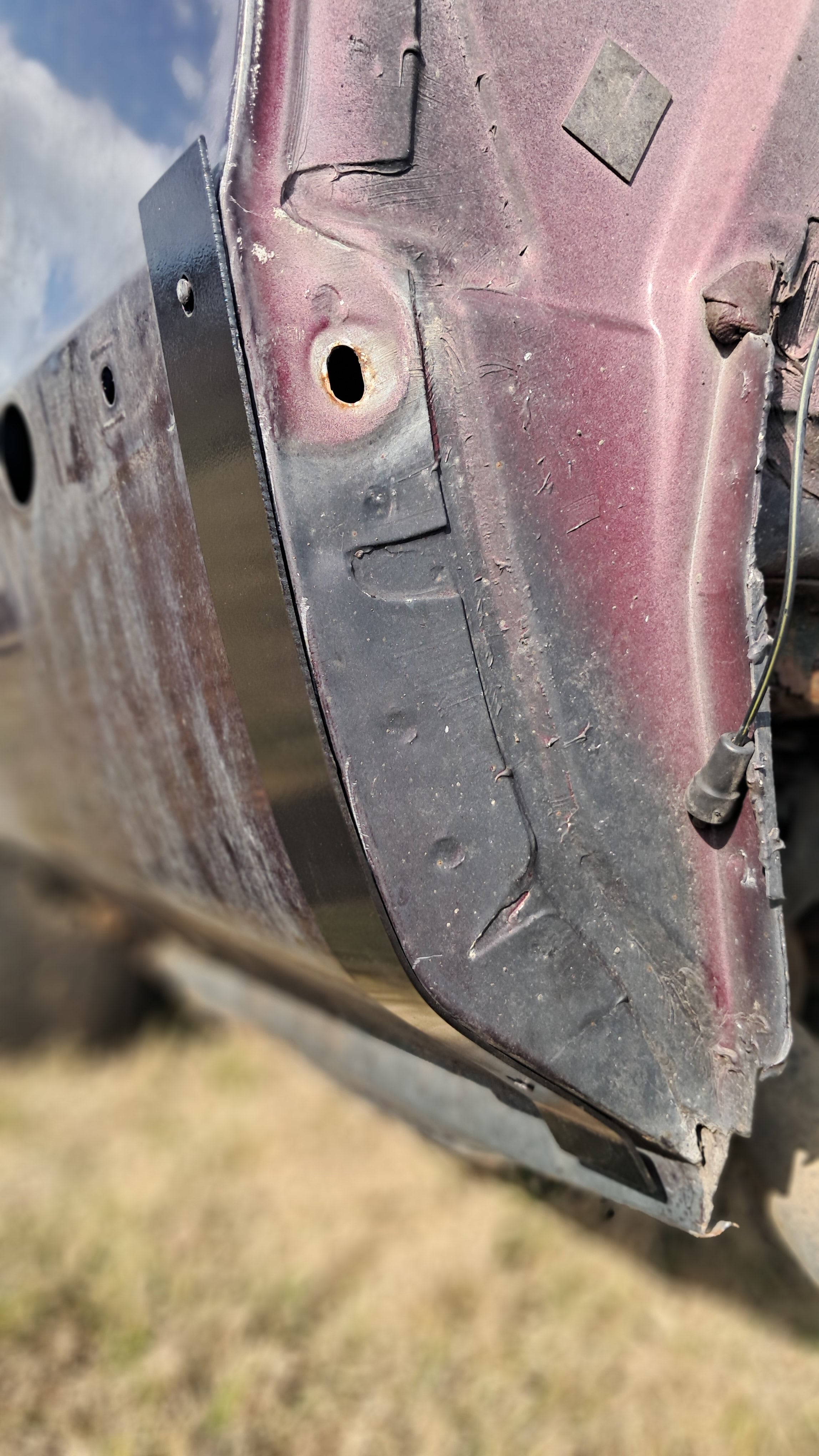 93-96 Cadillac Fleetwood Rear Quarter Panel Trim Clips ( 1 Single Metal Clip. Shipping Included)